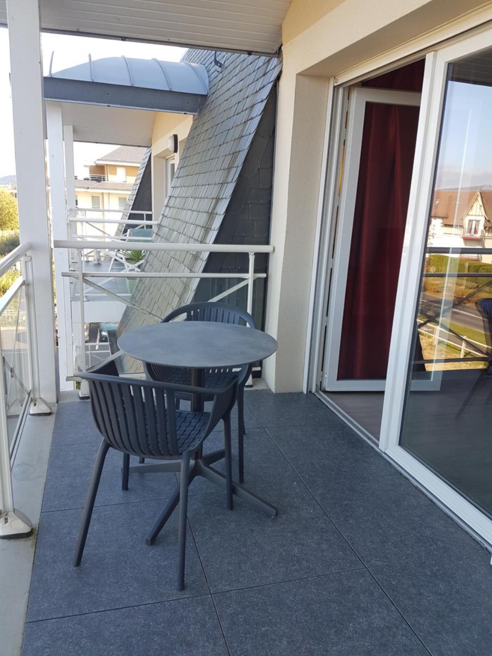 Domitys Le Carrousel Aparthotel Cabourg Eksteriør bilde